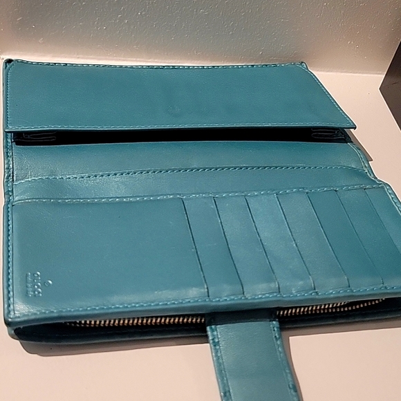 Authentic Gucci Wallet - Picture 7 of 10